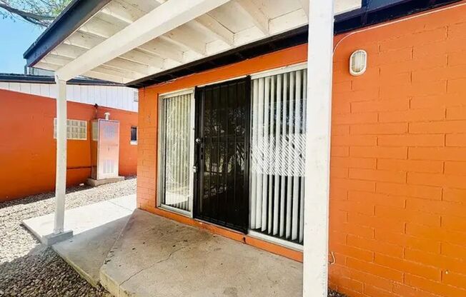 2 beds, 1 bath, 650 sqft, $950, Unit 114-15