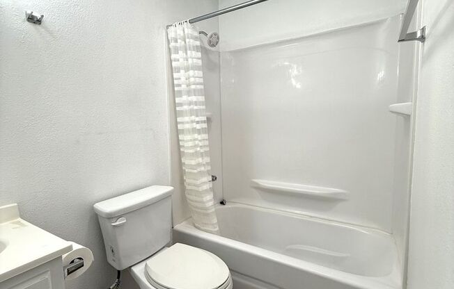 Studio, 1 bath, 400 sqft, $1,695, Unit 14