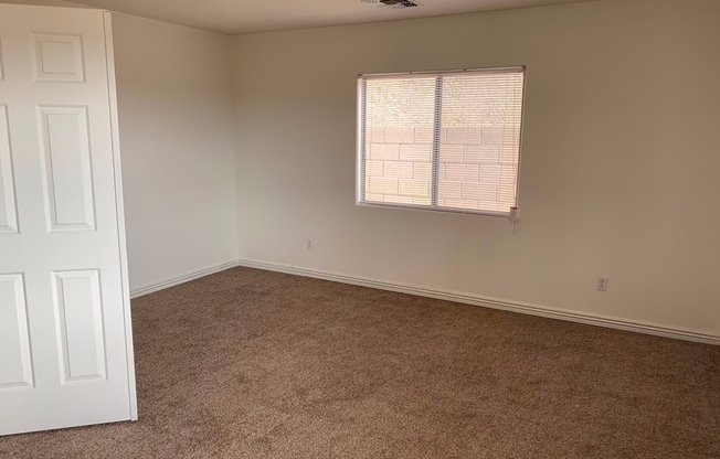 Affordable 5 Bedroom Living in Growing Maricopa