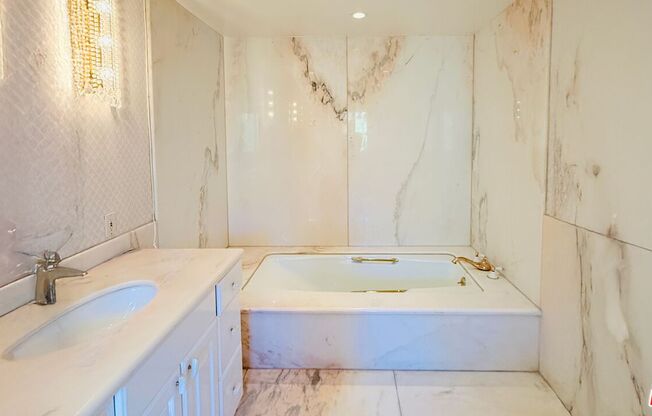 1488 PALISADES DR