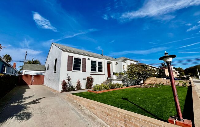 Beautiful 3B 2BA Home in Pacific Beach w/ Turf Yard!