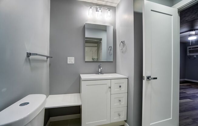 3 beds, 2 baths, 1,130 sqft, $1,875, Unit 5564-03