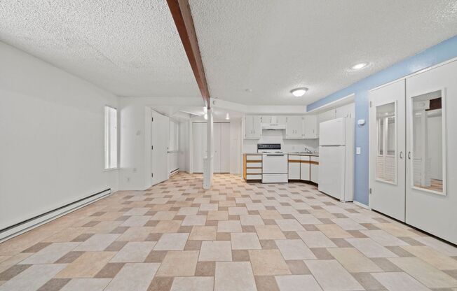 Studio, 1 bath, 500 sqft, $1,200, Unit 07