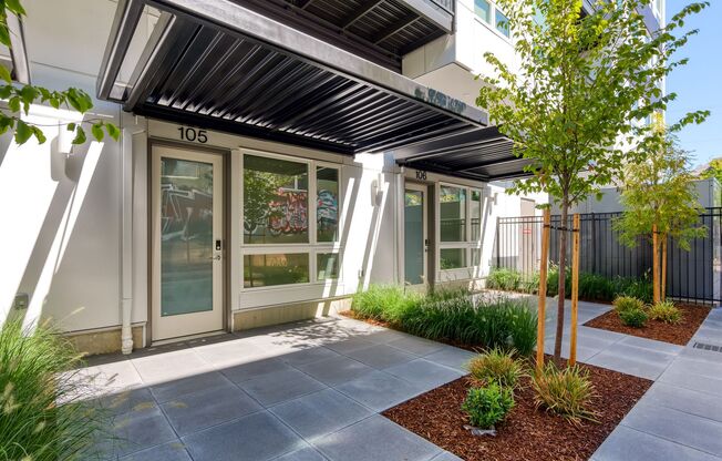 Studio, 1 bath, 452 sqft, $1,185, Unit 102