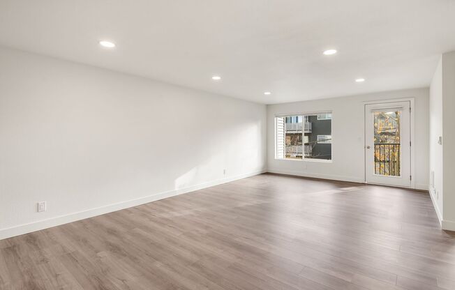 2 beds, 2 baths, 910 sqft, $2,495, Unit 302