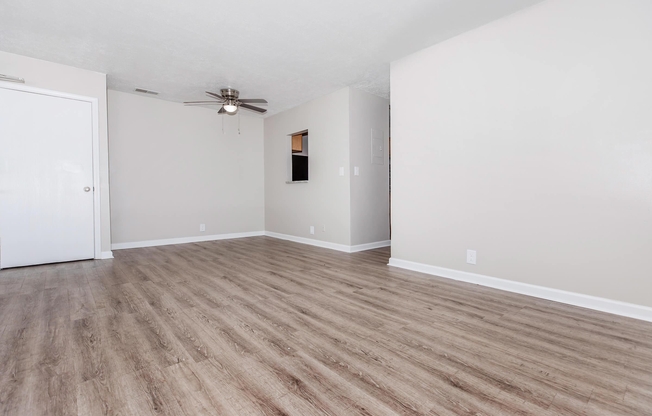 2 beds, 1.5 baths, 885 sqft, $1,194