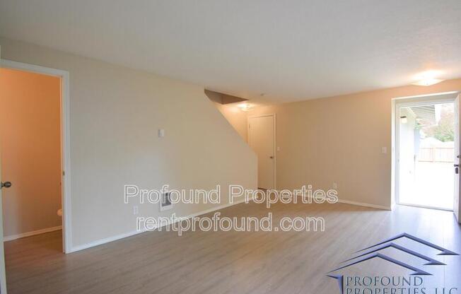 1448 NE THOMAS CT