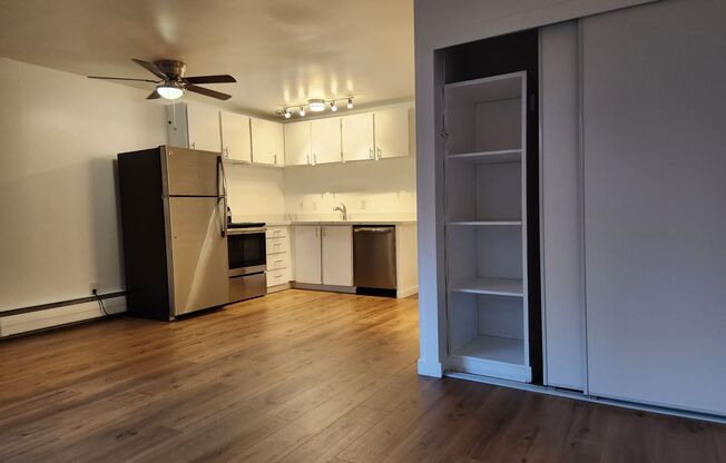 Studio, 1 bath, 349 sqft, $1,395, Unit 02