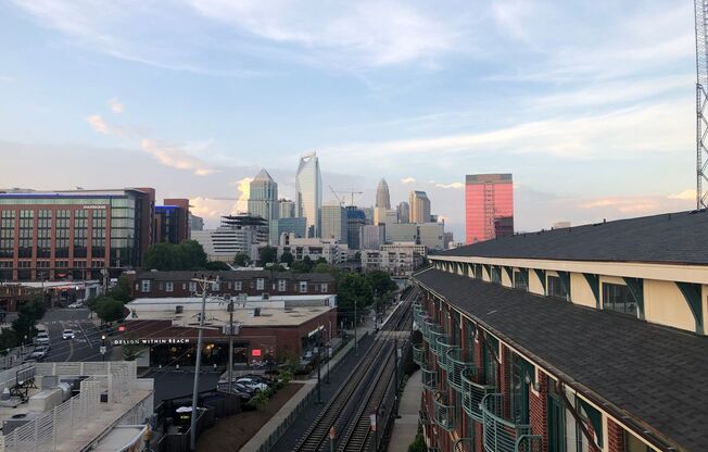 Uptown Charlotte Condo! 1 BR / 1 BA Now Available!