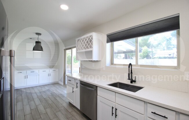 4866 E ENCANTO ST