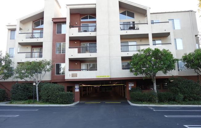 2 Bed / 2 Bath Condo Apartment in the Highly Sought Out ... The Met in Woodland Hills