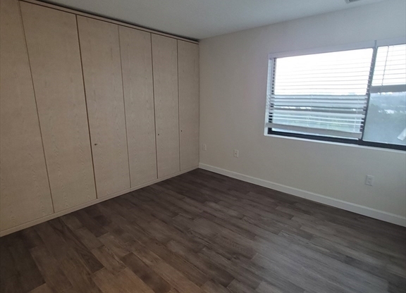 2 beds, 2 baths, 1,250 sqft, $3,400, Unit 913