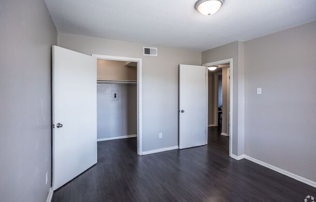 2 beds, 1 bath, 840 sqft, $825