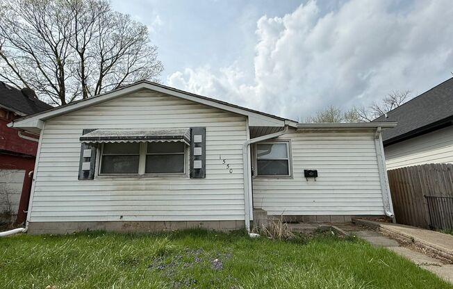 LARGE 4BR ONE LEVEL HOME WITH A GREAT FLOORPLAN.  TONS OF SPACE!