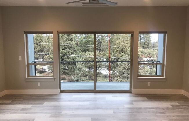 Pet Friendly Three Bedroom in Central Location!