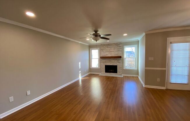 Well Maintained 2 Bedroom 2.5 Bath Townhome in Great Marietta Location w/ a Unfinished Basement