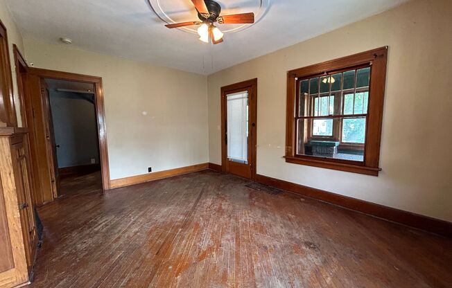 $1,800 | 3 Bedroom, 2 Bathroom Multi Floor House | Cat Friendly* | Available for August 1st, 2026 Move In!