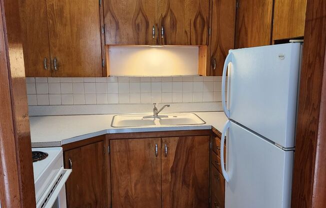 1 bed, 1 bath, $745, Unit 5