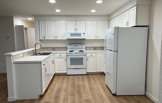 300 DENNIS ST SE