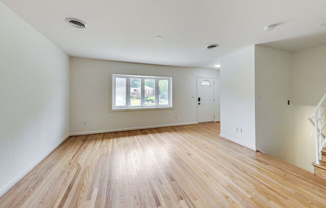 5 Bed / 3 Bath / deep lot/ 2 driveways and Garage MAIN Level Bedroom