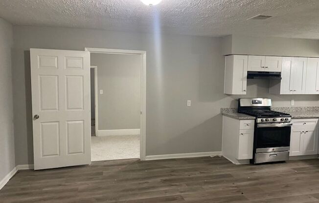 REMODELED 4 BEDROOM 2 BATH HOME WITH ALL THE UPGRADES. CONVEINENT LOCATION CLOSE TO DOWNTOWN, MEDICAL CENTER. THIS WON'T LAST LONG!!!