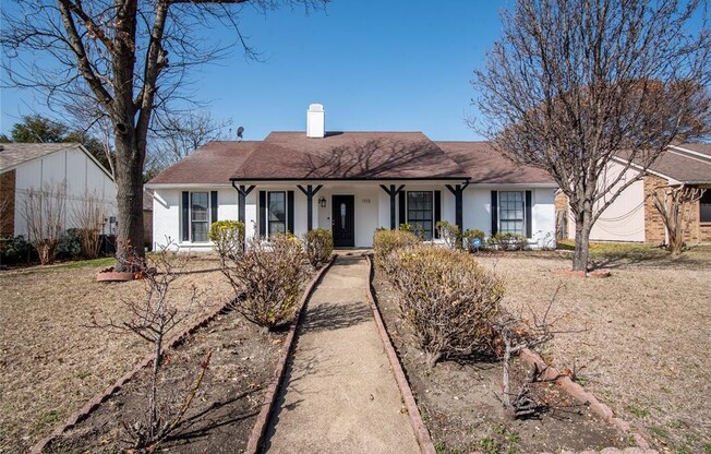 1113 LESA LN