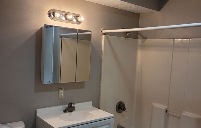 1 bed, 1 bath, 530 sqft, $825, Unit 350 B02