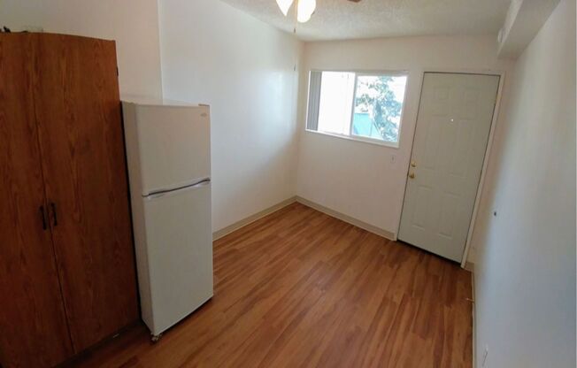 Studio, 1 bath, 300 sqft, $695, Unit 48