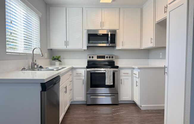 1 bed, 1 bath, 728 sqft, $2,135, Unit C27