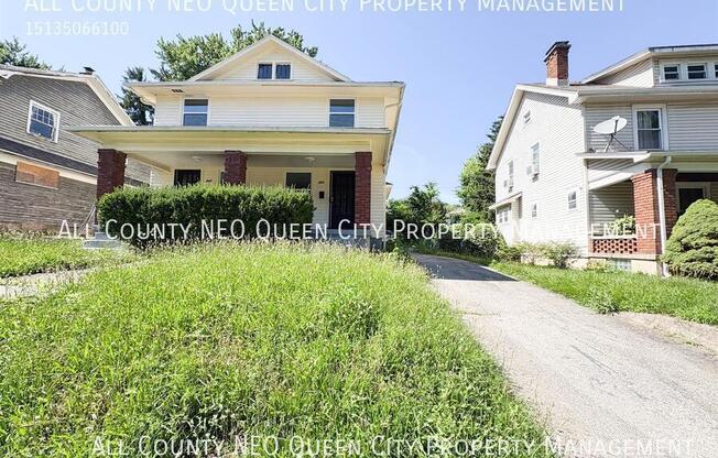 221 W PARKWOOD DR