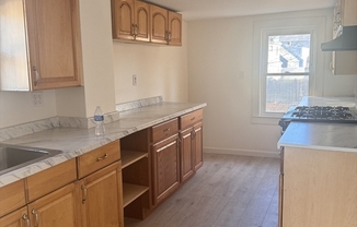 3 beds, 1 bath, 1,080 sqft, $3,200