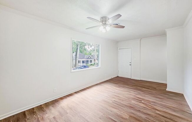1111 Lawton [Luis]