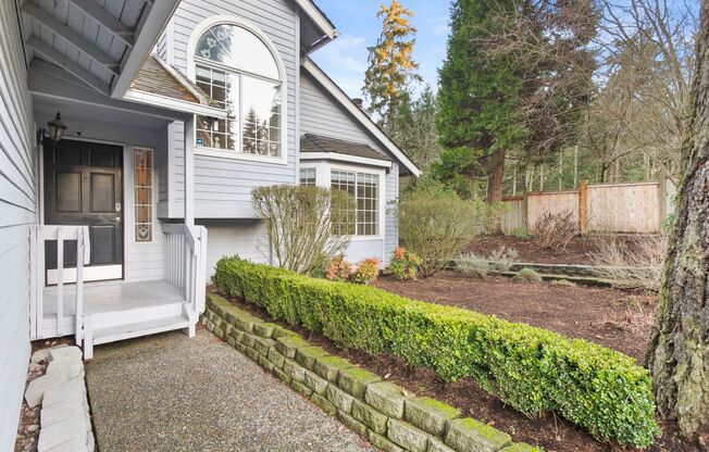 Beautiful 3 Bedroom Home in Bridle Trails