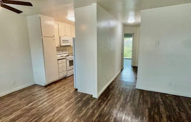 Spacious 2 Bed / 2 Bath Upstairs Apartment in Lemon Grove