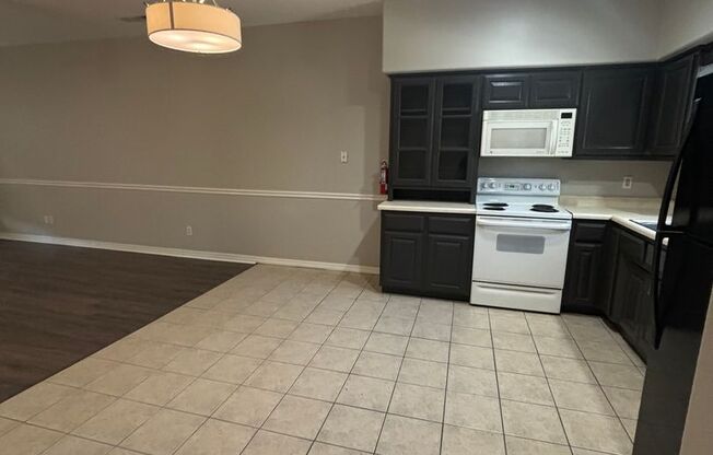 1 bed, 1 bath, 600 sqft, $1,050, Unit 56A