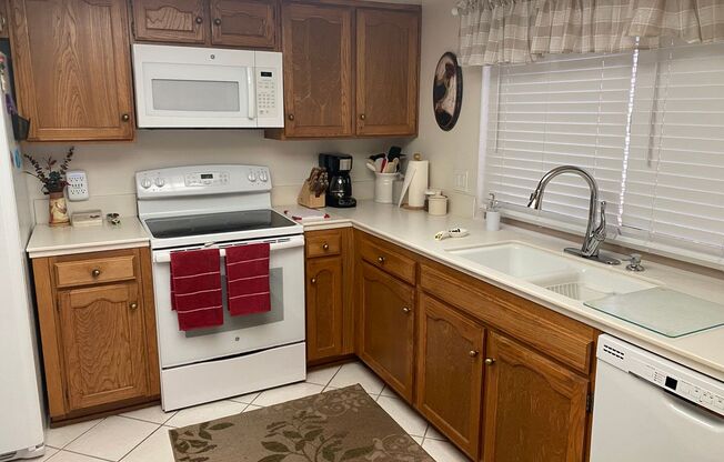 Lovely home with all the comforts of home.  All in Leisure World, a 45+ Active Adult Resort Community. Available from Now through October 2024!