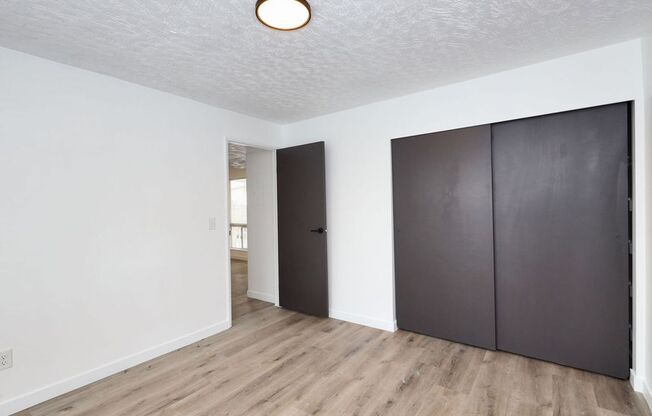 1 bed, 1 bath, 720 sqft, $1,095, Unit UNIT 12