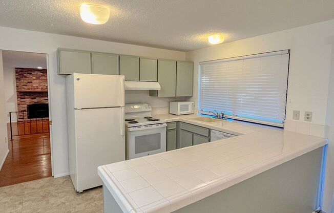 Charming 3bd/2bth Rambler in Tam o'Shanter in Redmond $3,795/mo