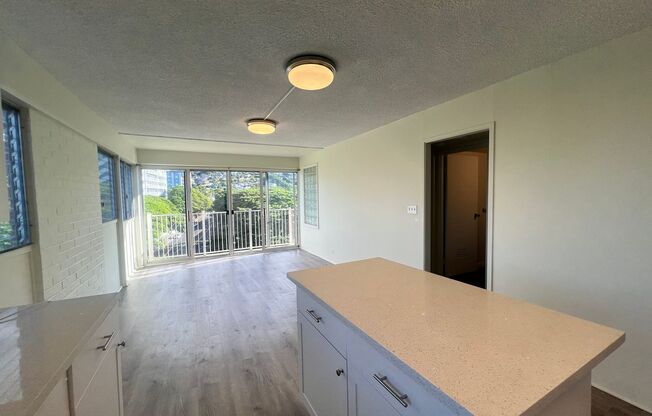 2 beds, 1 bath, $2,250