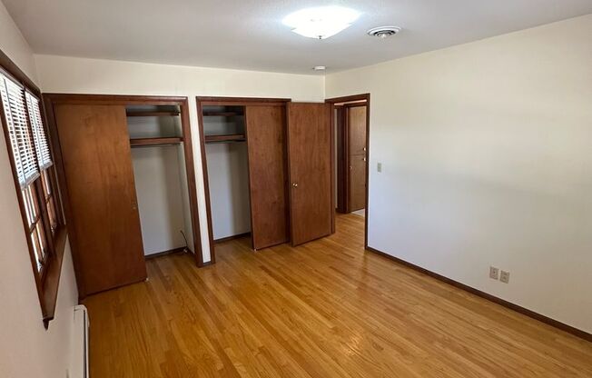 2 beds, 1 bath, $925, Unit EP1908DO