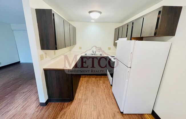 2 beds, 1 bath, 720 sqft, $1,095, Unit 03