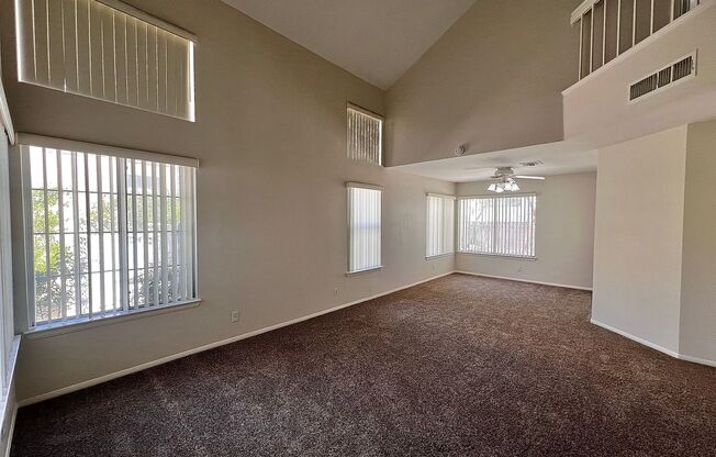 LARGE DESERT SHORES HOME, 4 BD 2.5 BATH, VAULTED CEILINGS, INCREDIBLE VALUE