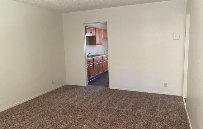 2 beds, 1 bath, 700 sqft, $1,129, Unit 2210