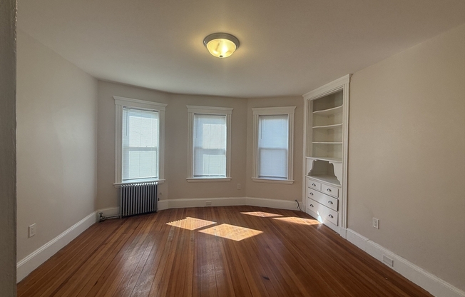 1544 DORCHESTER AVE