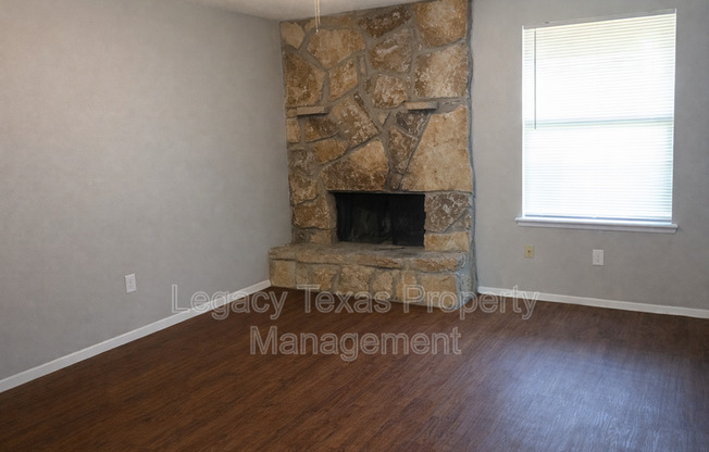 1409 COURTNEY PL