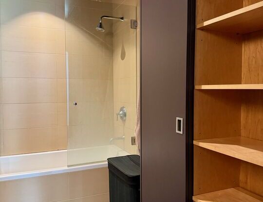 1 bed, 1 bath, 810 sqft, $2,500, Unit 301