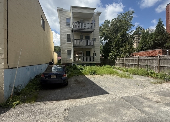 969 MASSACHUSETTS AVE