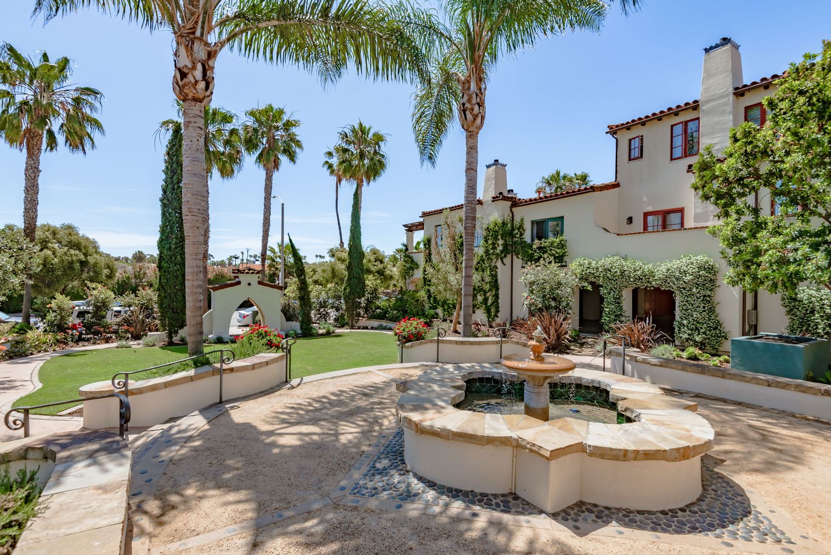 Villa Del Mar~ The Gorgeous gem in the American Riviera~ NEWLY Remodeled!