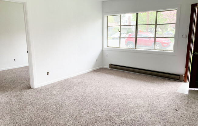 Amazing Remodeled 2 bd in Sellwood/Moreland - Onsite Laundry and courtyard