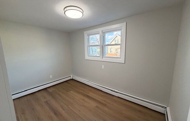 2 beds, 1 bath, 574 sqft, $2,200, Unit 74 6th St - Apt 2